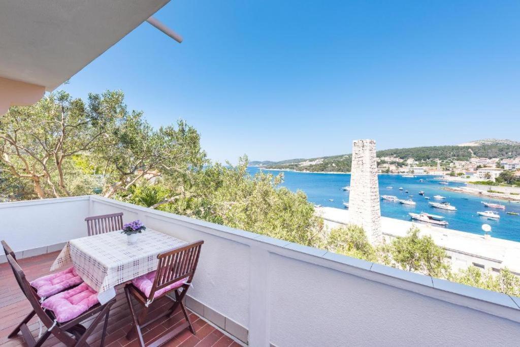 Апартаменты Sunset House With Seaview Хвар Экстерьер фото